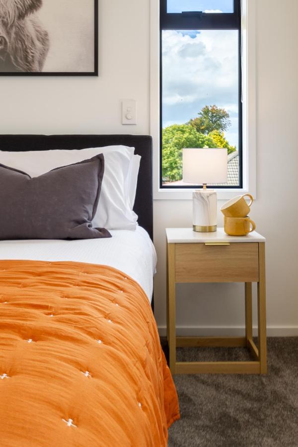 Riccarton 2 Bed 1 Bath W/Garage Apartment Christchurch Ngoại thất bức ảnh